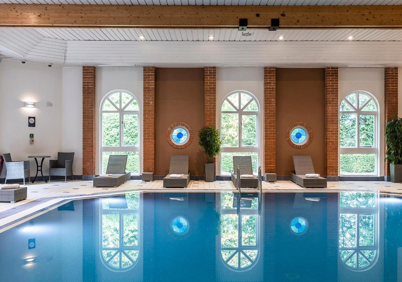 Hogs Back Hotel & Spa Nr Farnham Exteriér fotografie