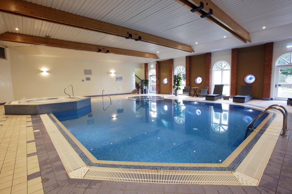 Hogs Back Hotel & Spa Nr Farnham Exteriér fotografie